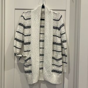 Black and winter white open front duster cardigan sweater with pockets